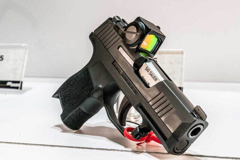 Sig Sauer P365 Features of Sig P365: Sig Sauer P365 and Sig p365 X Macro | NRA 2024 GunBroker.com