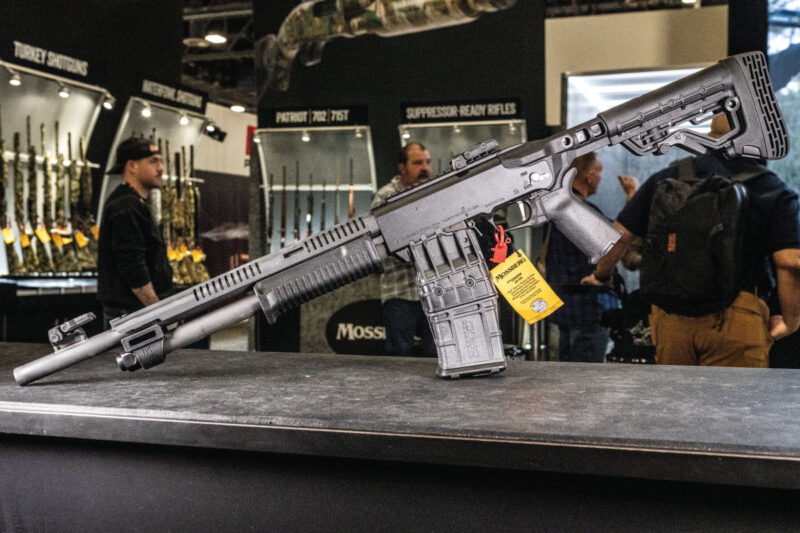 magazine-fed shotgun Mossberg 590RM