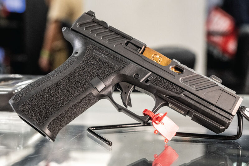 advanced ergonomics and a unique compensator system