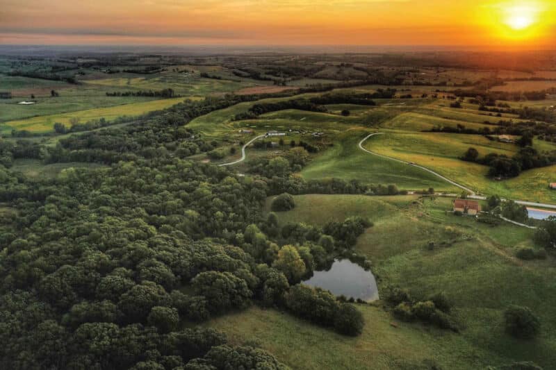 Hunting Trips of a Lifetime with Clarinda, Iowa Outfitter “Keep still, keep quiet, be patient, and listen to your guide.”