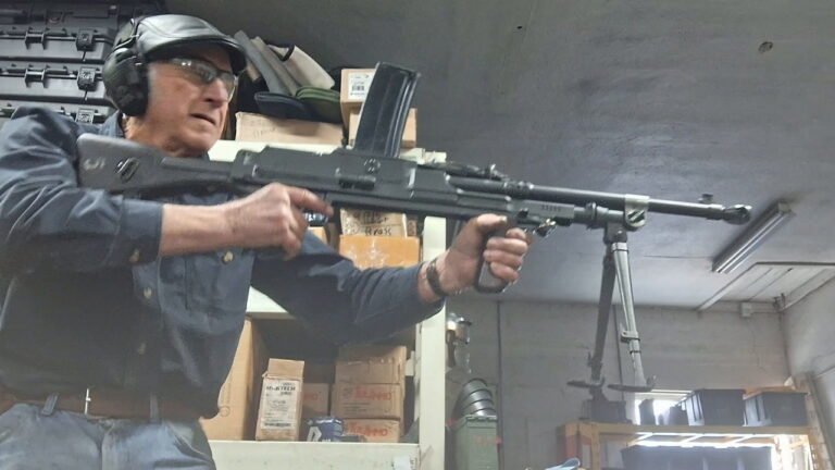 Bren L4A3 W- Foregrip 7.62 NATO Machine Gun-RangeToys 87 Auction # 1147968414