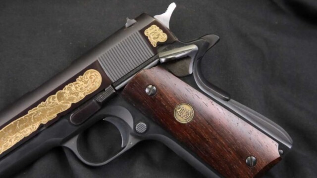 Colt-Commemorative-Government-Model-MK-IV-Series-70-.45-ACP_barrel_hammer_grip-detail