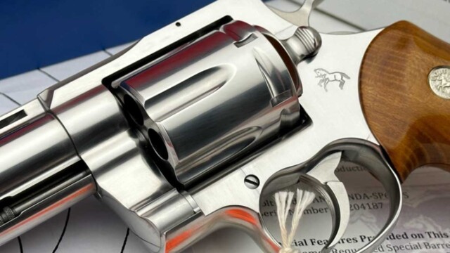 Colt_Anaconda_5-inch_44_Mag_CUSTOM-SHOP_cylinder_detail
