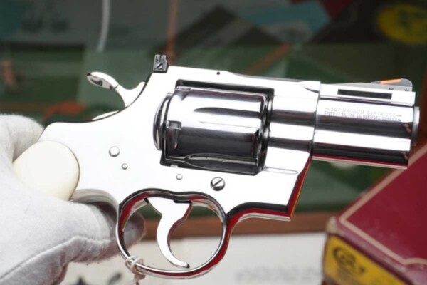 Colt-Python-Snake-Eyes-Set-478_revolver-detail