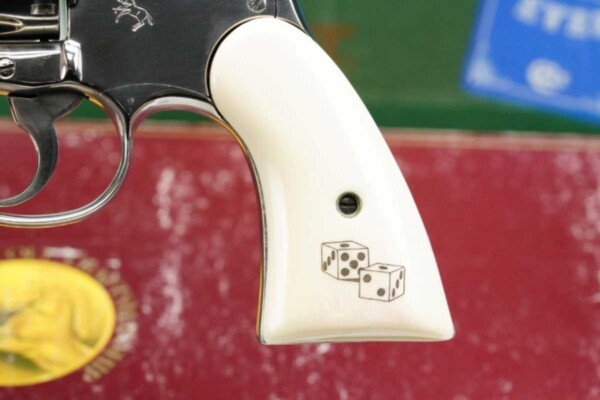 Colt-Python-Snake-Eyes-Set-67-of-500-.357-Magnum-Revolvers-1989_dice_barrel-detail