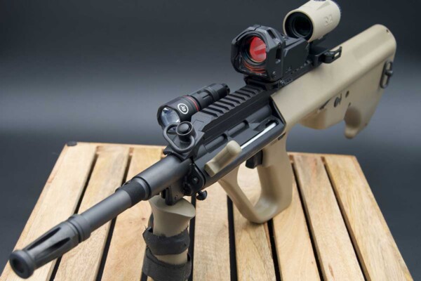 Especially on a compact rifle like the Steyr AUG bullpup, the smaller M22 makes for a lighter, easier to maneuver package, even with the MMX4 magnifier attached. review-Meprolight-M22-GunBroker