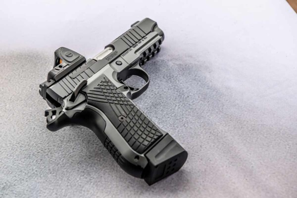 features of Kimber-KDS9c-Rail pistol