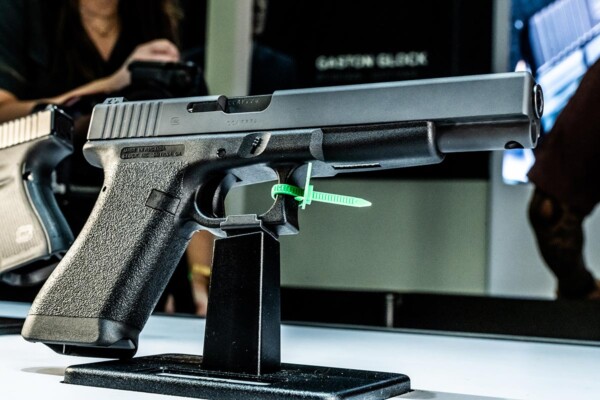 Glock-17L-Classic-LipseyExclusive-SHOT2024